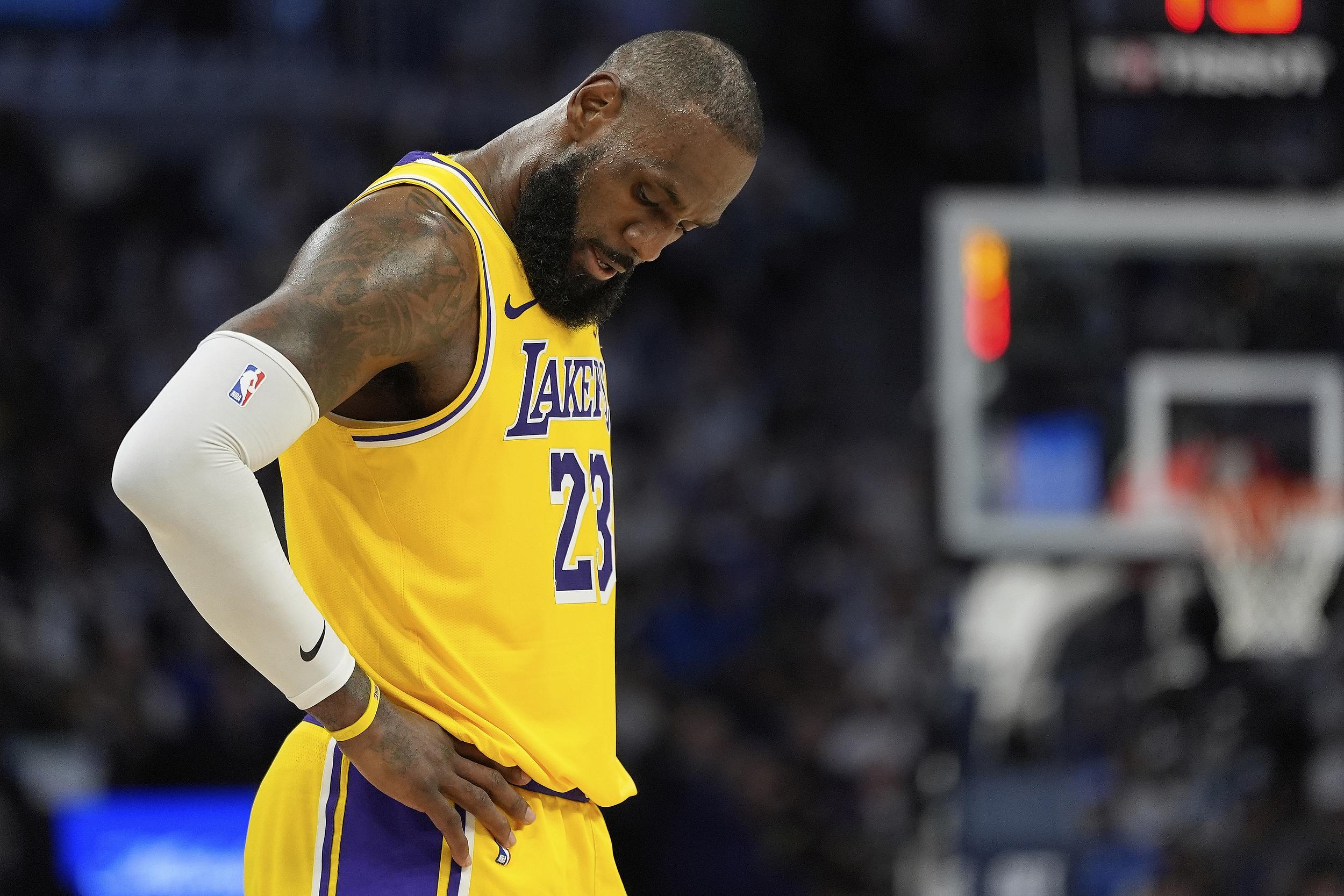 半岛体育官网-历史第一！詹姆斯与NBA中36.4%的球员当队友或有交锋