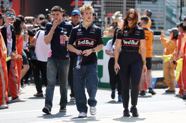 半岛体育官网-佩雷兹“欠的债”劳森还了 F1红牛车队选择角田裕毅