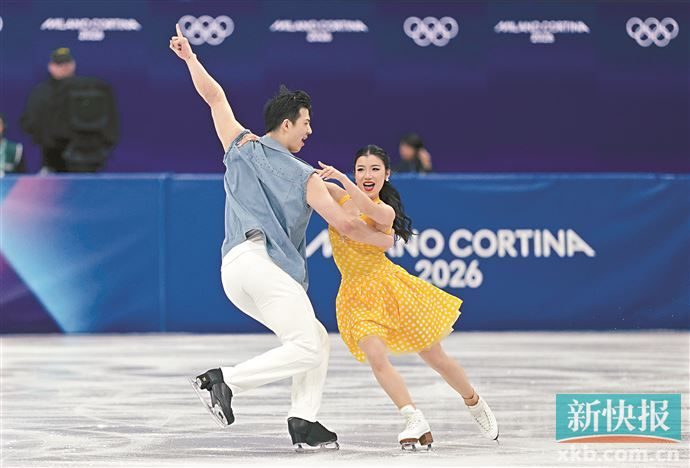 半岛体育-花样滑冰团体赛中国队暂列第9名|单人滑|冰舞|双人滑|冬奥会|资格赛_新浪新闻